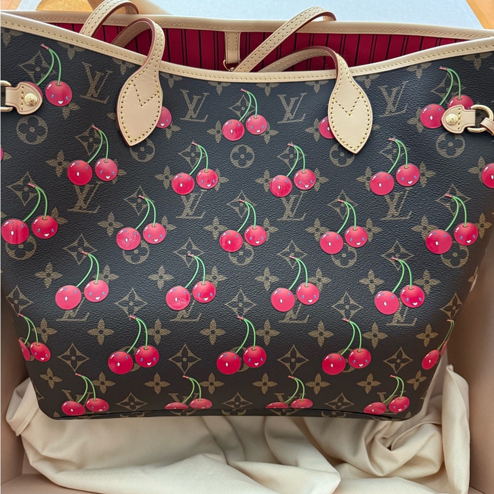 2025 Louis Vuitton Murakami LV x TM Neverfull MM M13263 Cherry Cerise